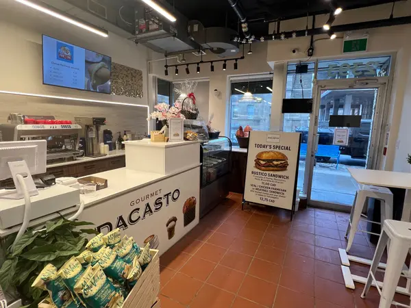 2393 Yonge ST, Toronto C10, ON M4P 3H1