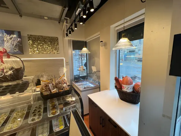 2393 Yonge ST, Toronto C10, ON M4P 3H1