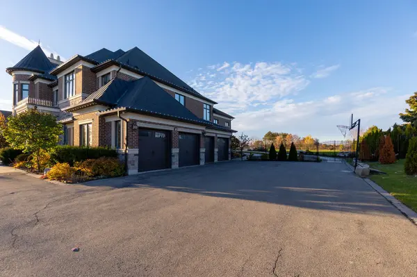 78 Mizuno CRES, Vaughan, ON L0J 1C0