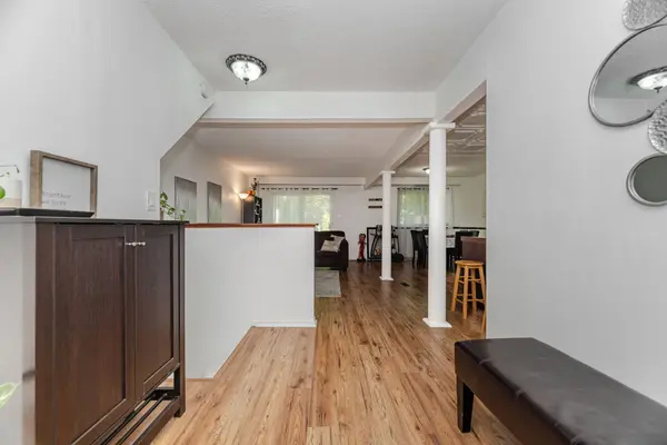 453 Woodview RD #7, Burlington, ON L7N 2Z9