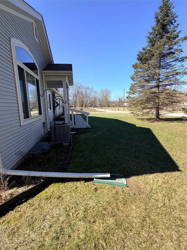 100 Aberdeen DR #36, Flushing, MI 48433