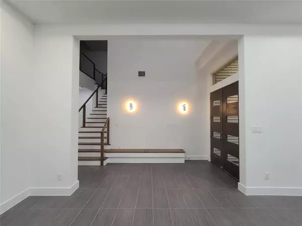 Irving, TX 75062,2812 Almanzor Avenue