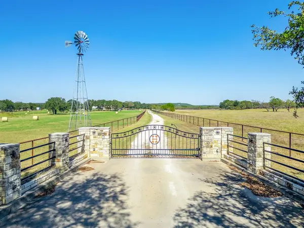2608 Turkey Creek Road, Mineral Wells, TX 76067