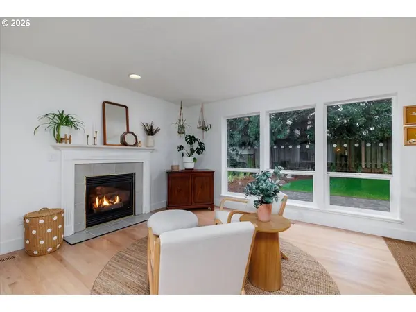 36745 ELDRIDGE DR, Sandy, OR 97055