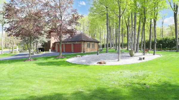 2 Glenridge DR, Markham, ON L6C 1A1