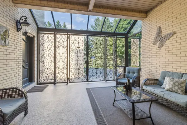 27 Scott CRES, King, ON L7B 1E4