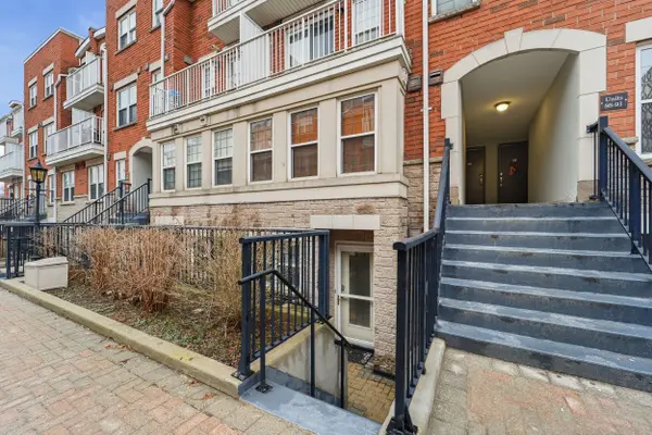 37 Four Winds DR #92, Toronto W05, ON M3J 1K7