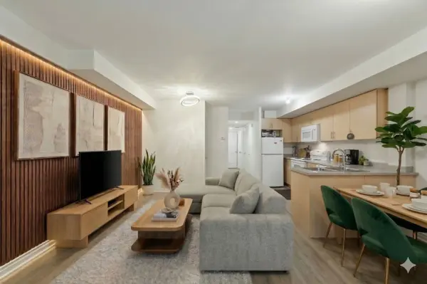 37 Four Winds DR #92, Toronto W05, ON M3J 1K7