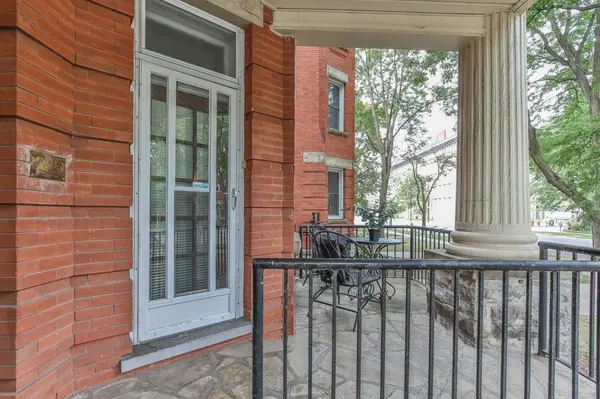 285 QUEENS AVE #101, London East, ON N6B 1X2