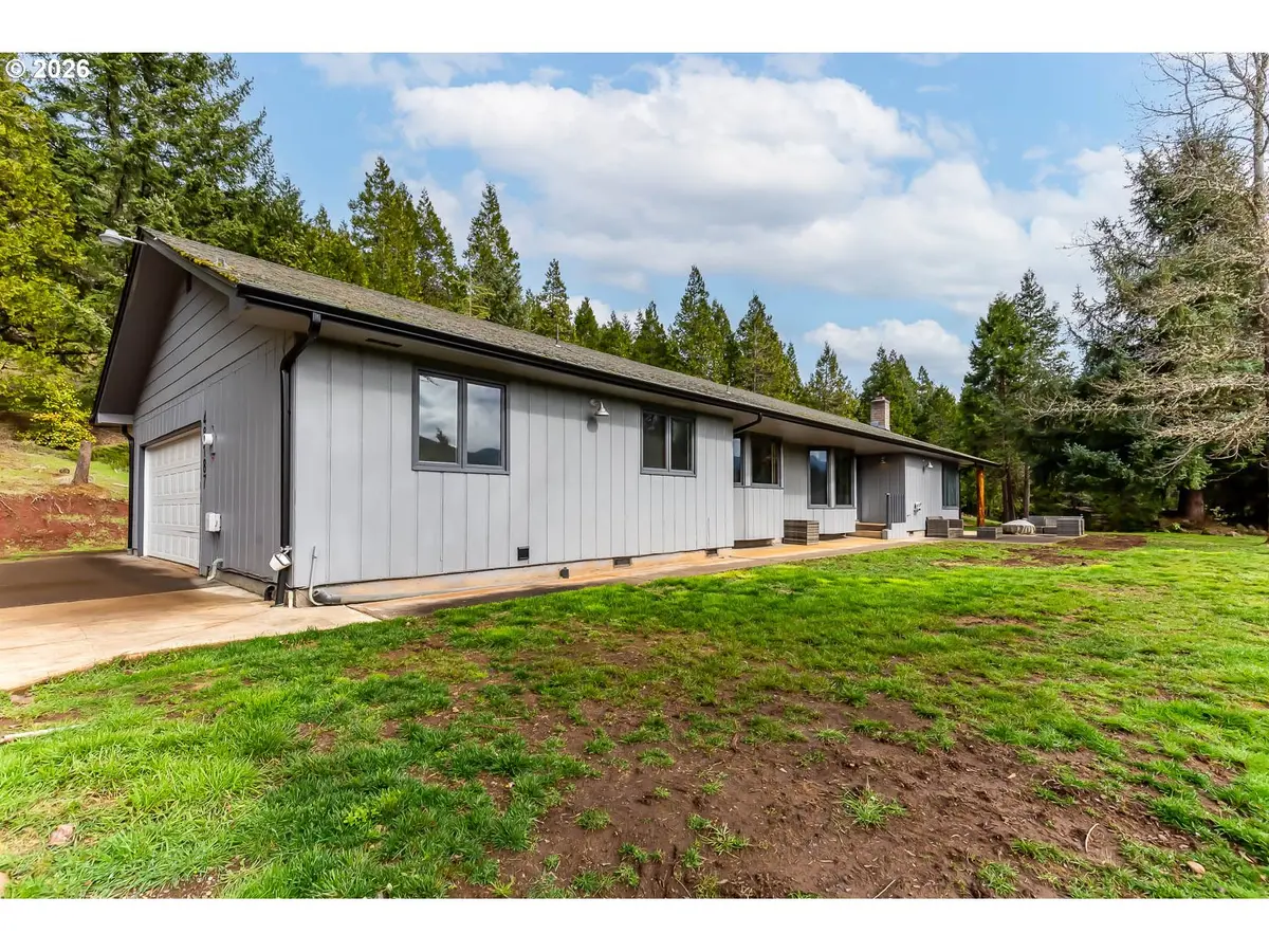 48187 MCFARLAND RD, Oakridge, OR 97463