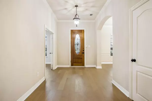 Carrollton, TX 75007,1806 E Branch Hollow Drive