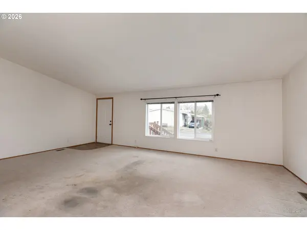 375 Metlako WAY #42, Columbia City, OR 97018