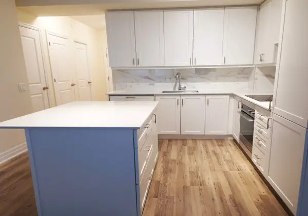 9085 Jane ST #1701, Vaughan, ON L4K 0L8