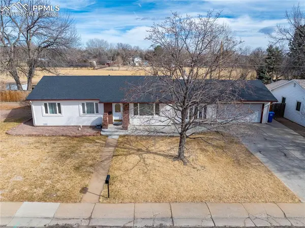 124 E Circle DR, Canon City, CO 81212