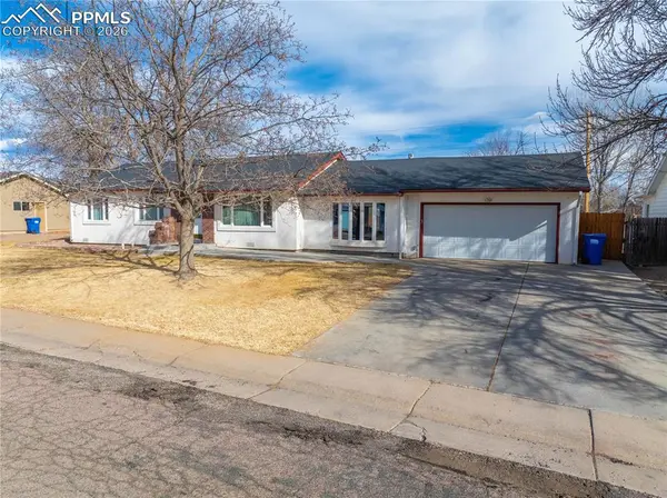 124 E Circle DR, Canon City, CO 81212
