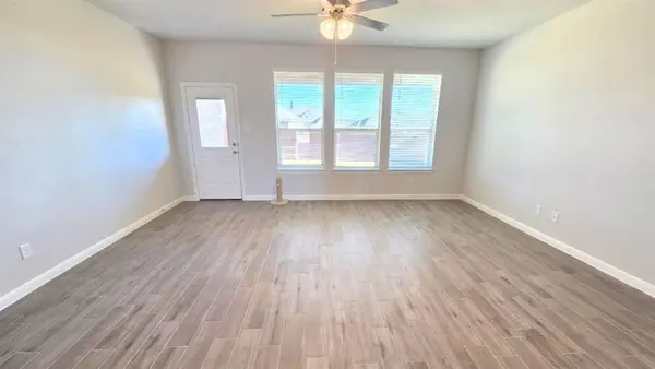 112 TRINITY Street, Grandview, TX 76050