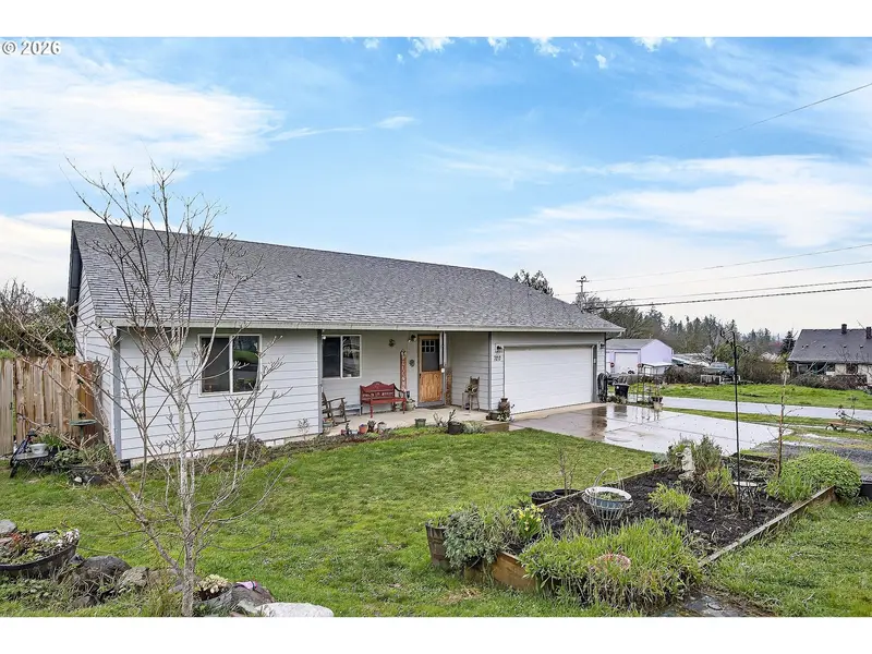 720 N MARKET ST, Lafayette, OR 97127