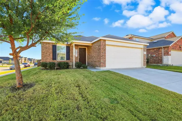 10101 Newtown Drive, Fort Worth, TX 76036