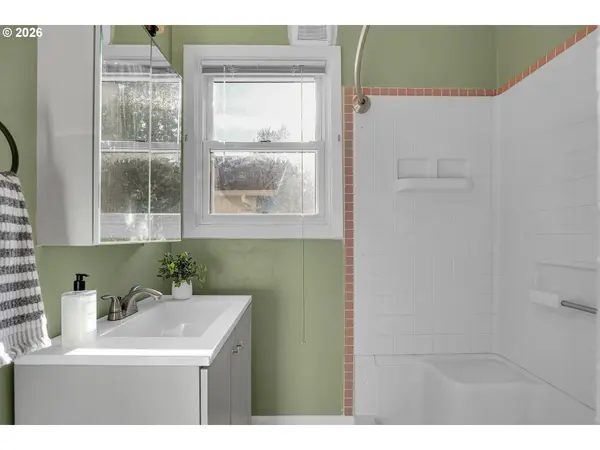 1023 NE 172ND AVE, Portland, OR 97230