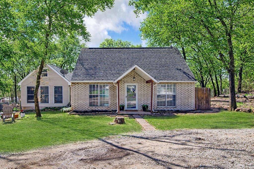 1313 Apache Court, Joshua, TX 76058