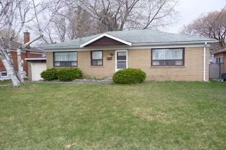 129 Earlton RD #Bsmt, Toronto E05, ON M1T 2R8