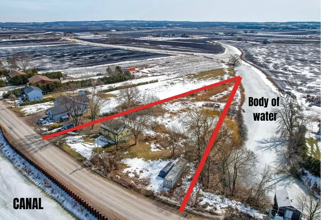 963 Canal RD, Bradford West Gwillimbury, ON L3Z 2A6