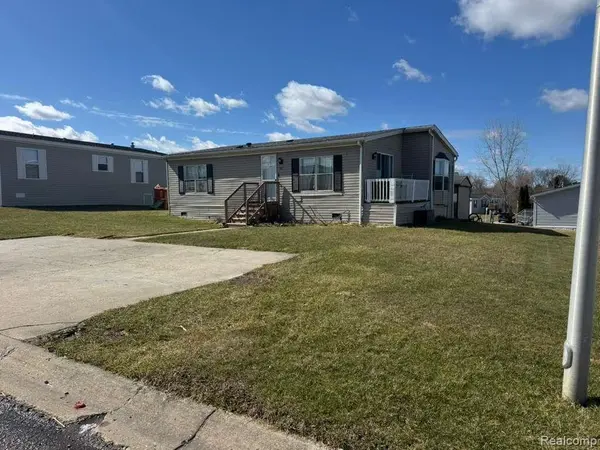 150 Chestnut Circle West, Davison, MI 48423