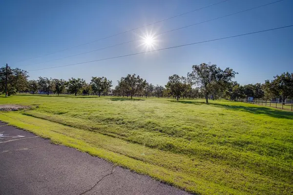 1917 Burkett Court, Cleburne, TX 76033