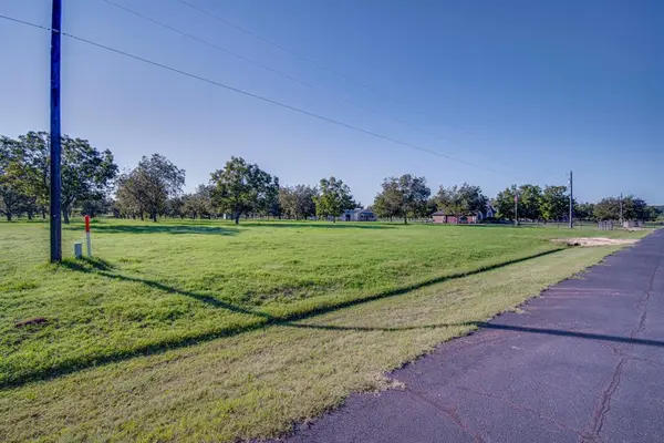 1917 Burkett Court, Cleburne, TX 76033