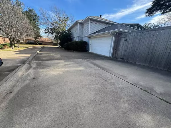 7324 Old Mill Run, Fort Worth, TX 76133