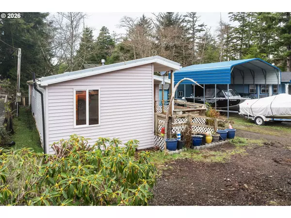 Rockaway Beach, OR 97136,923 S EASY ST