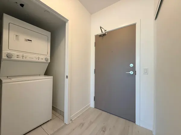 1010 Sandy Beach RD #1603, Pickering, ON L1W 0C7