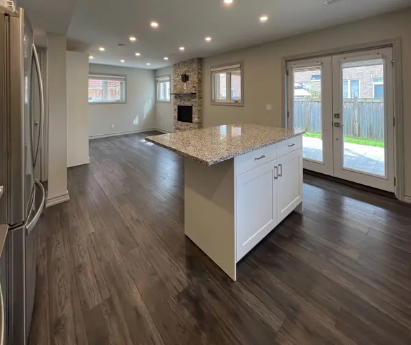 70 Juglans CRES, Whitchurch-stouffville, ON L4A 1S5