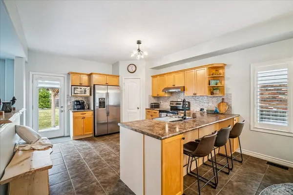 14 Patton ST, Collingwood, ON L9Y 0E5