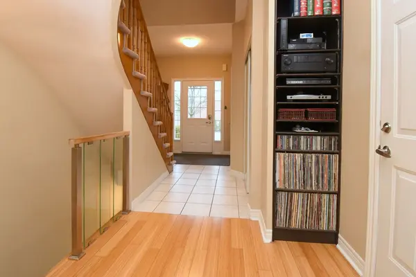 2229 WALKERS Line #9, Burlington, ON L7M 4X4