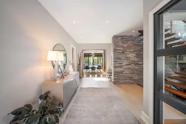 238 Hart AVE, Burlington, ON L7N 1P1