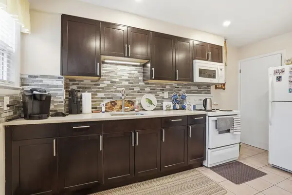 424 East 42nd ST, Hamilton, ON L8T 3A9