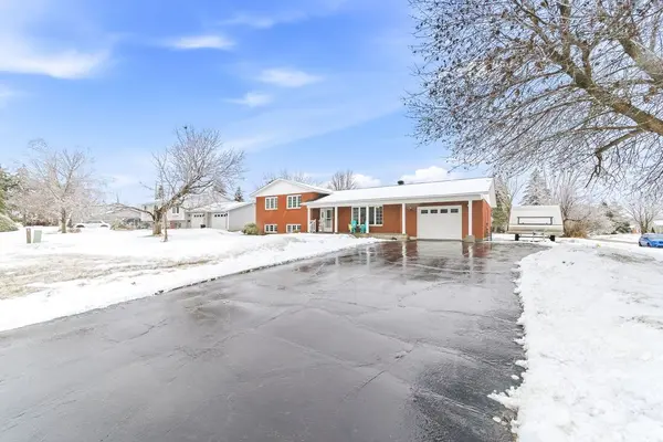 107 Brooklyn ST, Laurentian Valley, ON K8B 1B5