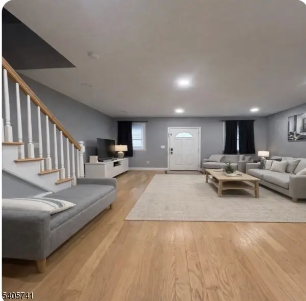 83 Bedford St, East Orange City, NJ 07018