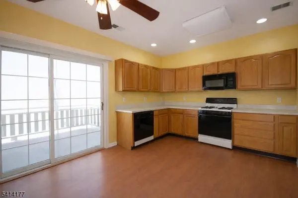 92 Perez Dr, Newark City, NJ 07103