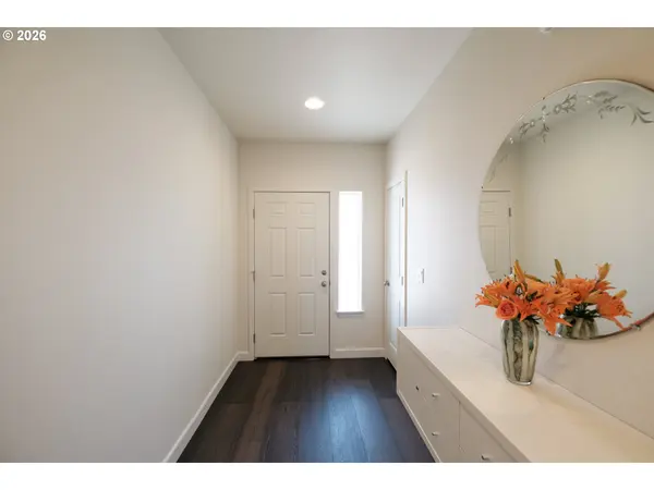 207 ROCKCREST DR, Lowell, OR 97452