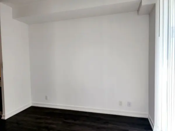 33 Helendale AVE #717, Toronto C03, ON M4R 1C5