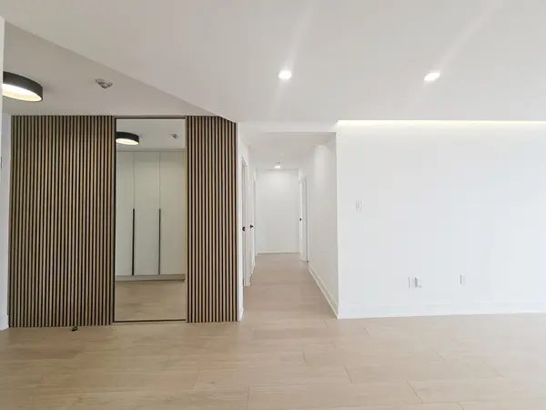 7460 Bathurst ST #512, Vaughan, ON L4J 7K9