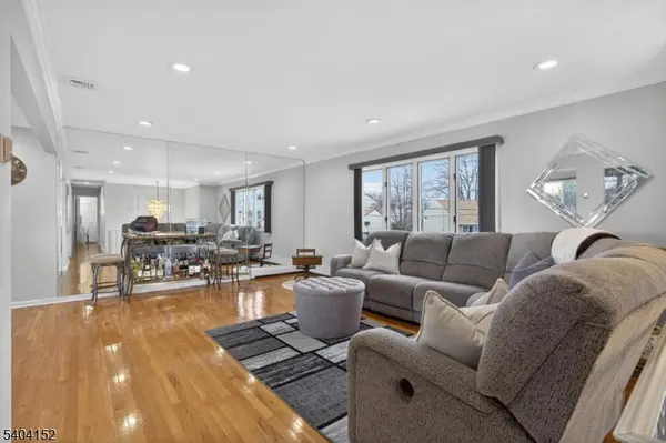 152 Claremont Ave, Saddle Brook Twp., NJ 07663