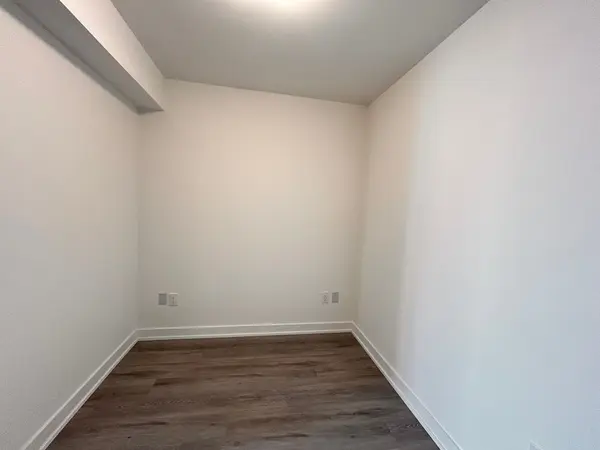 1010 Sandy Beach RD #1006, Pickering, ON L1W 0C7