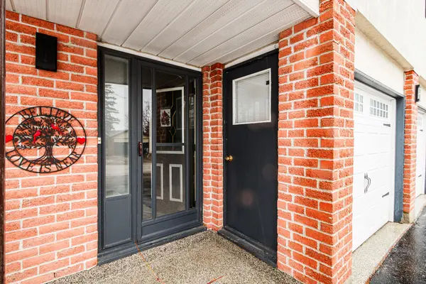 218 Datas DR, Clearview, ON L0M 1S0