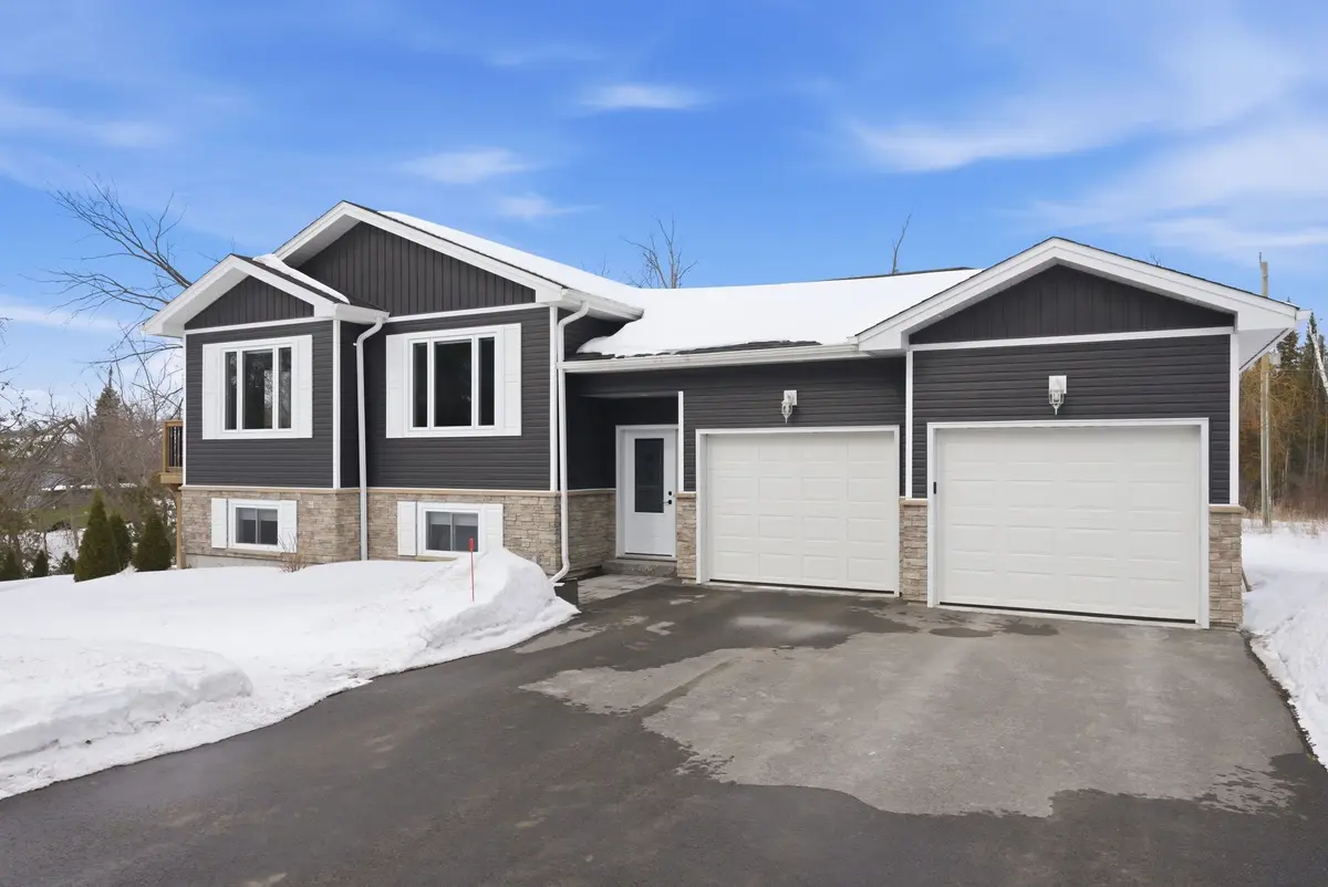 1040 Yankee Line, Selwyn, ON K0L 1T0