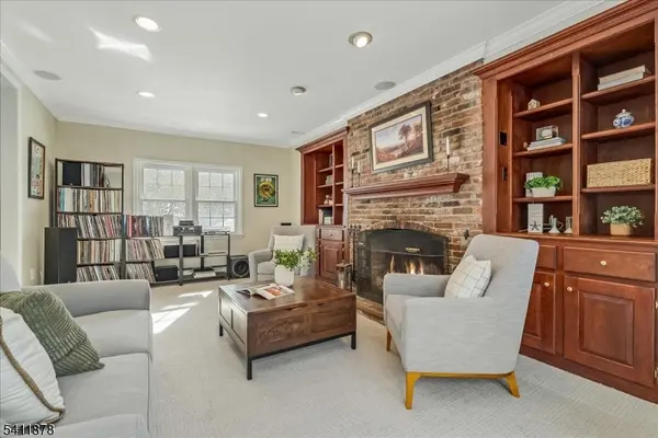 6 Thackery Ln, Mendham Twp., NJ 07945