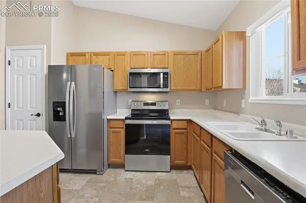 3710 Strawberry Field GRV #H, Colorado Springs, CO 80906