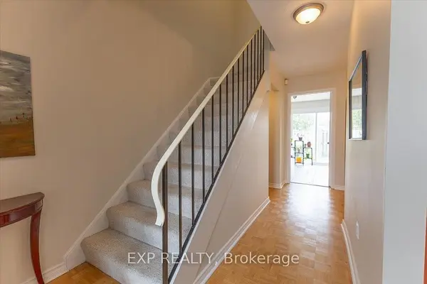 422 Kintyre Private, Mooneys Bay - Carleton Heights And Area, ON K2C 3M7